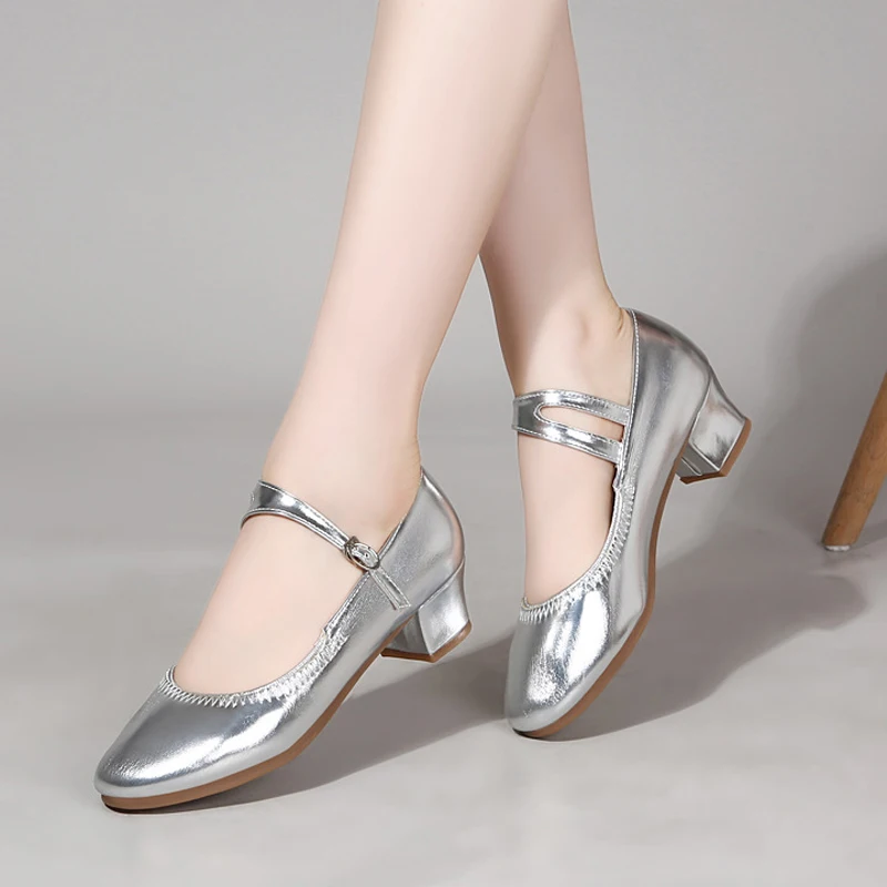 Hot selling women's dance shoes, salsa latin dance shoes for girls, soft dance shoes for women, comfortable dance shoes
Hot selling women's dance shoes, salsa latin dance shoes for girls, soft dance shoes for women, comfortable dance shoes