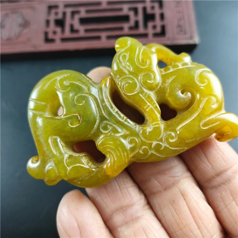 Stone Jewelry Antique Crafts Miscellaneous Xiu Jade Natural Aged Head-Up Dragon Zodiac Dragon Pendant Hanging Ornament
Stone Jewelry Antique Crafts Miscellaneous Xiu Jade Natural Aged Head-Up Dragon Zodiac Dragon Pendant Hanging Ornament