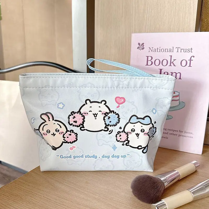 Kawaii Storage Small Bag Chiikawa Usagi Hachiware Handbag Cute New Storage Bag Creative Anime Makeup Bag Portable Toiletry Bag
Kawaii Storage Small Bag Chiikawa Usagi Hachiware Handbag Cute New Storage Bag Creative Anime Makeup Bag Portable Toiletry Bag