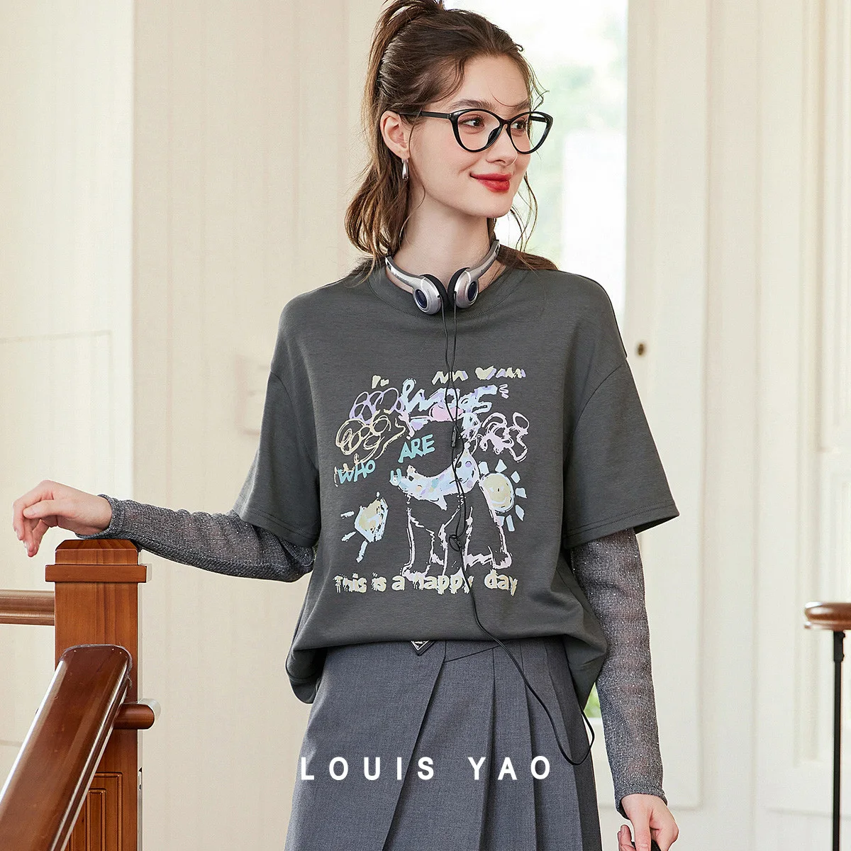 LOUIS YAO Fake Two Piece Graffiti Printed T-shirt 2025 Autumn Fashion and Leisure Style Micro Elastic Round Neck Women's T-shirt
LOUIS YAO Fake Two Piece Graffiti Printed T-shirt 2025 Autumn Fashion and Leisure Style Micro Elastic Round Neck Women's T-shirt
