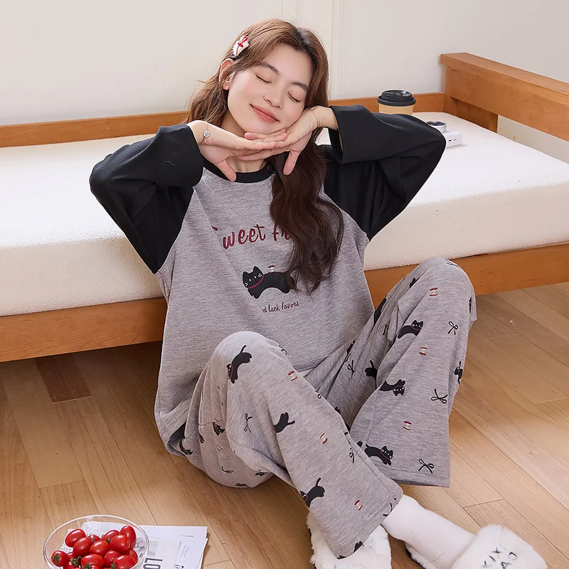 Элегантные пижамные комплекты для женщин: винтажный стиль, классический крой, шелковистая ткань, ретро-дизайн, гладкие, с завязками спереди, длинные рукава, короткие брюки, охлаждающий эффект
Элегантные пижамные комплекты для женщин: винтажный стиль, классический крой, шелковистая ткань, ретро-дизайн, гладкие, с завязками спереди, длинные рукава, короткие брюки, охлаждающий эффект