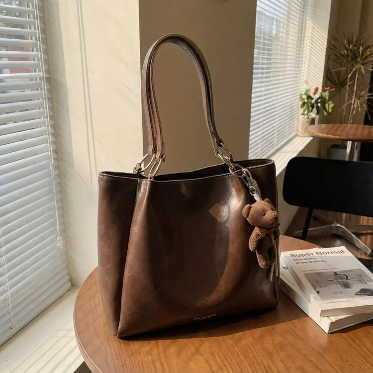 Новая высококачественная текстурированная сумка большой вместимости 2026 года: женская ретро-сумка через плечо для поездок на работу, модная сумка-тоут/сумка-ведро
Новая высококачественная текстурированная сумка большой вместимости 2026 года: женская ретро-сумка через плечо для поездок на работу, модная сумка-тоут/сумка-ведро