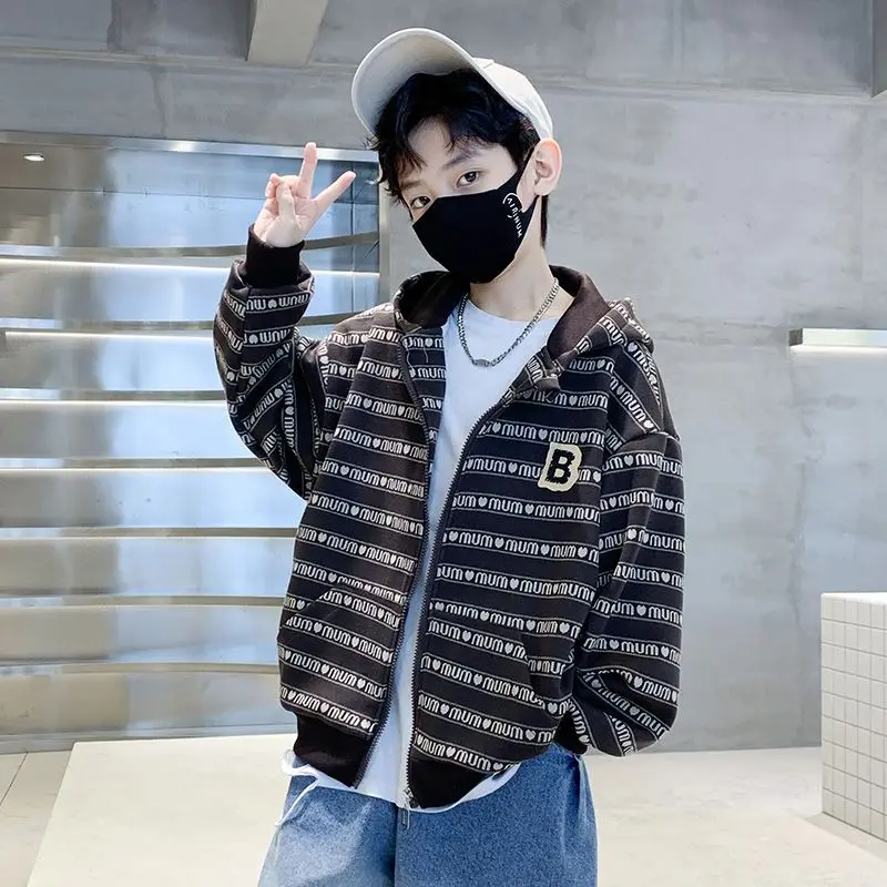 2023 New Korean Autumn 5-14Yrs Boys' Jacket Children's Outwear Spring Hooded Print Letter Zipper Wear Coat For Kids Windbreaker
2023 New Korean Autumn 5-14Yrs Boys' Jacket Children's Outwear Spring Hooded Print Letter Zipper Wear Coat For Kids Windbreaker