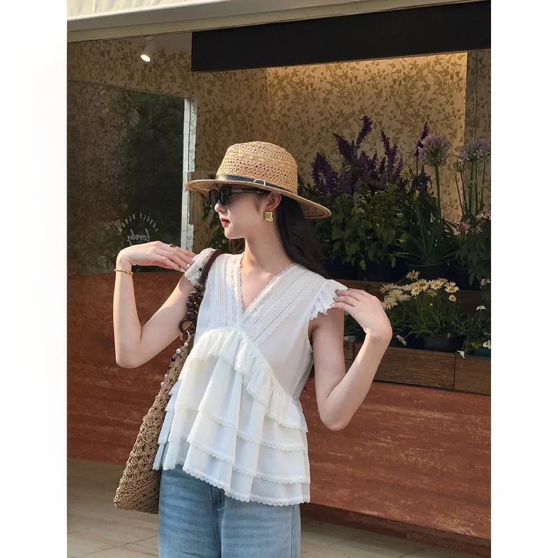 French Sle Heavy Embellied Lace Pleated Svel V-Ne ort ells Top for Women Summer Season Polyester Fiber
French Sle Heavy Embellied Lace Pleated Svel V-Ne ort ells Top for Women Summer Season Polyester Fiber