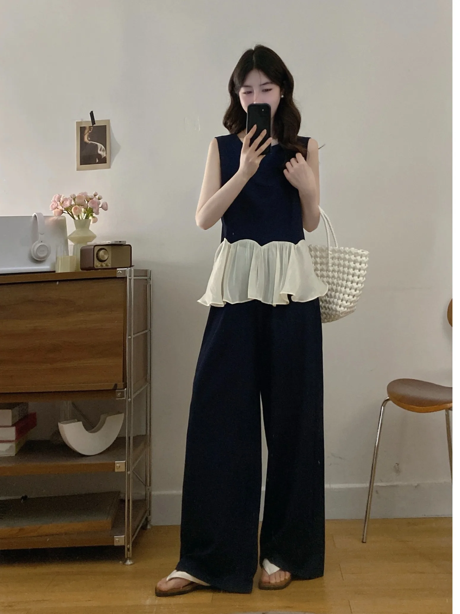 plus Size Summer New Style High Waist Straight Leg Pants Set Women's Sleeveless Fashionable Commute Korean Version Bright Thread
plus Size Summer New Style High Waist Straight Leg Pants Set Women's Sleeveless Fashionable Commute Korean Version Bright Thread