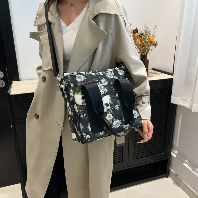 Women Luxury Leather Fashion Shoulder Bag Stylish Designer Crossbody Tote Handbag For Daily Beautiful Style
Women Luxury Leather Fashion Shoulder Bag Stylish Designer Crossbody Tote Handbag For Daily Beautiful Style