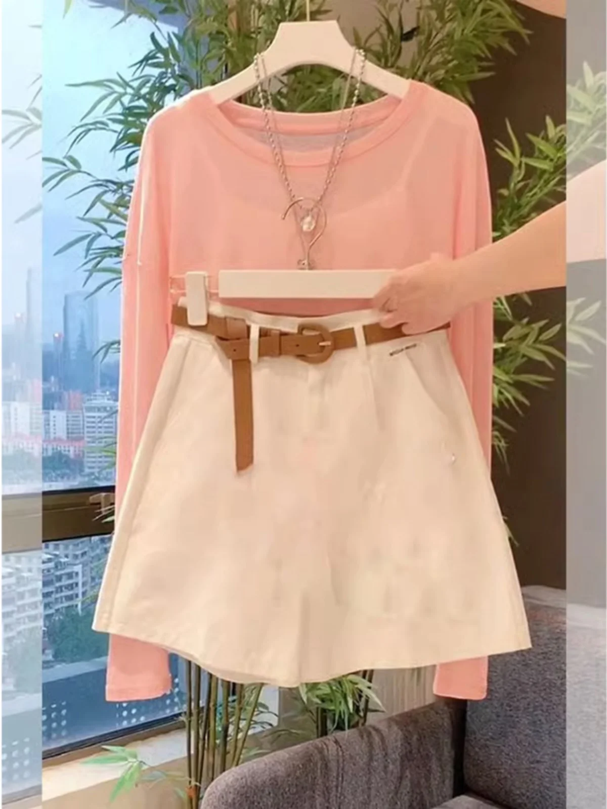 Fashionable Pink Sun Protection Shirt High Waist Wide Leg Pants Short Set Elegant Ageless Design Commute Style Korean Version
Fashionable Pink Sun Protection Shirt High Waist Wide Leg Pants Short Set Elegant Ageless Design Commute Style Korean Version