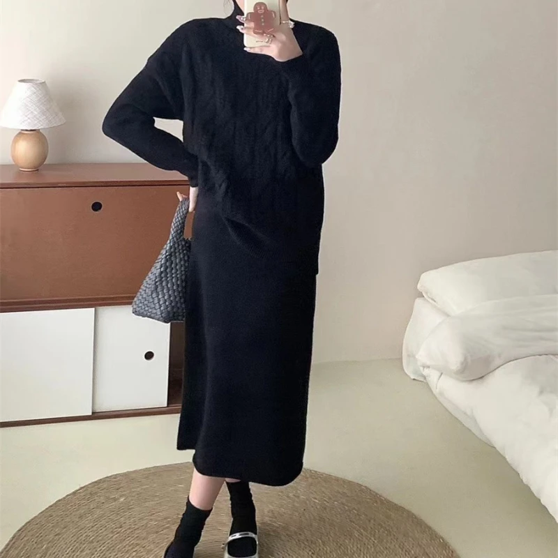 French Elegant Autumn Winter Knitted Skirts 2pcs Set Warm Loose Sweater Tops and Long Slim Skirt Suit High Street Women Clothes
French Elegant Autumn Winter Knitted Skirts 2pcs Set Warm Loose Sweater Tops and Long Slim Skirt Suit High Street Women Clothes