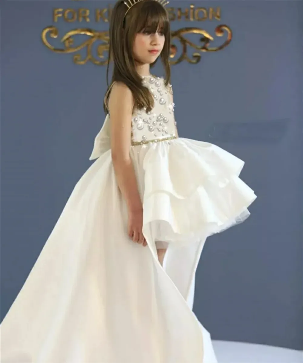 Luxury Flower Girl Wedding Dress Appliques Beading Tiered Sleeveless Bow with Train Assymetrical Princess Birthday Party Gown
Luxury Flower Girl Wedding Dress Appliques Beading Tiered Sleeveless Bow with Train Assymetrical Princess Birthday Party Gown