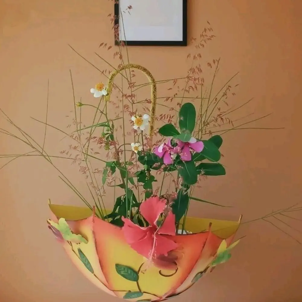 Funny Iron Umbrella Shaped Flower Pot Wall Mounted Space Saving Umbrella Flower Basket Decorative Hanging Flower Pot Farmhouse
Funny Iron Umbrella Shaped Flower Pot Wall Mounted Space Saving Umbrella Flower Basket Decorative Hanging Flower Pot Farmhouse