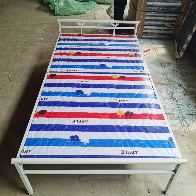 Portable folding bed manufacturers supply two folding flat simple living room single nap leisure escort camp bed
Portable folding bed manufacturers supply two folding flat simple living room single nap leisure escort camp bed