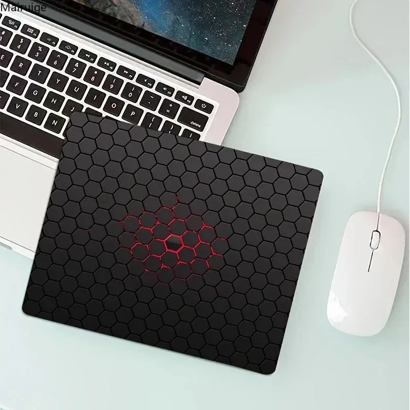 Original small rubber anti-slip mouse pad square INS style black male and female student laptop portable mousepad desk mat
Original small rubber anti-slip mouse pad square INS style black male and female student laptop portable mousepad desk mat