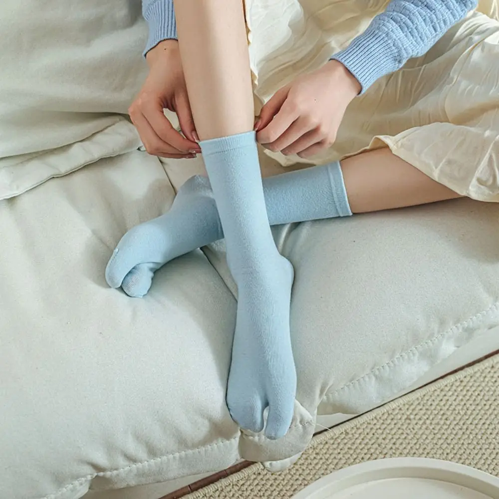 2Pairs Elastic Candy Color Two Toed Cotton Socks Mid-calf Women Split Toe Sock Solid Color Anti Slip Short Tube Socks Running
2Pairs Elastic Candy Color Two Toed Cotton Socks Mid-calf Women Split Toe Sock Solid Color Anti Slip Short Tube Socks Running
