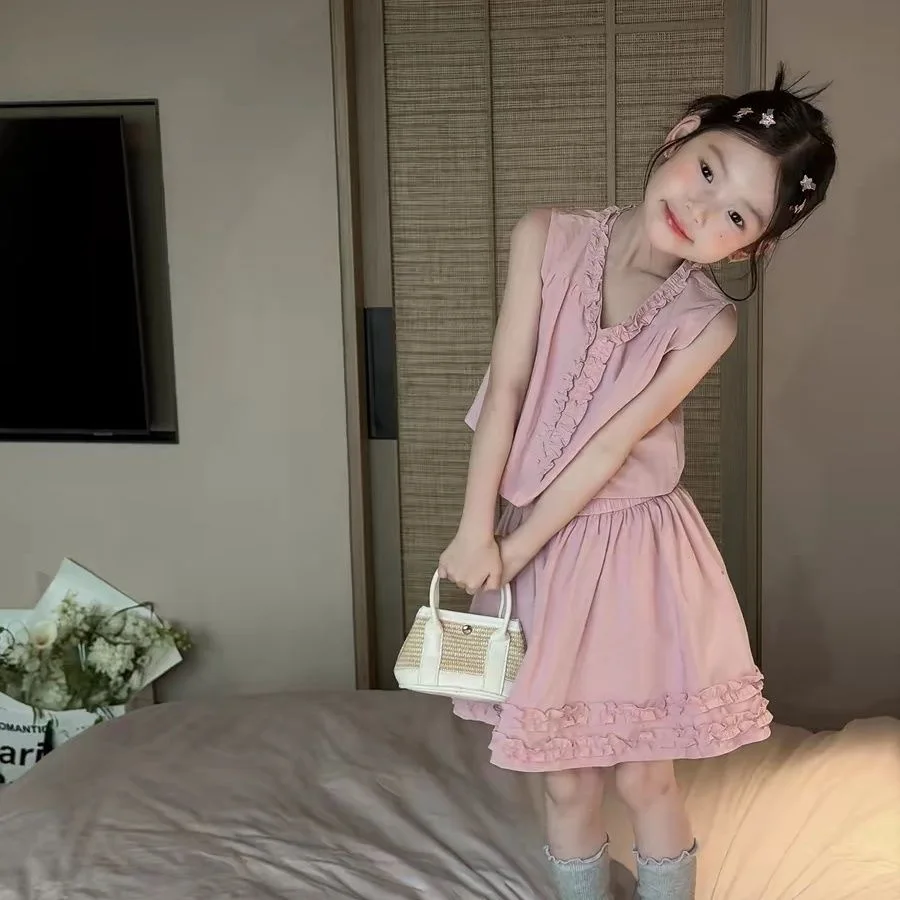 Two Piece Set Girls 2026 Summer New Girl's Baby Sleeveless Doll Shirt Top Stylish Short Skirt Girls' Fashion Suit
Two Piece Set Girls 2026 Summer New Girl's Baby Sleeveless Doll Shirt Top Stylish Short Skirt Girls' Fashion Suit