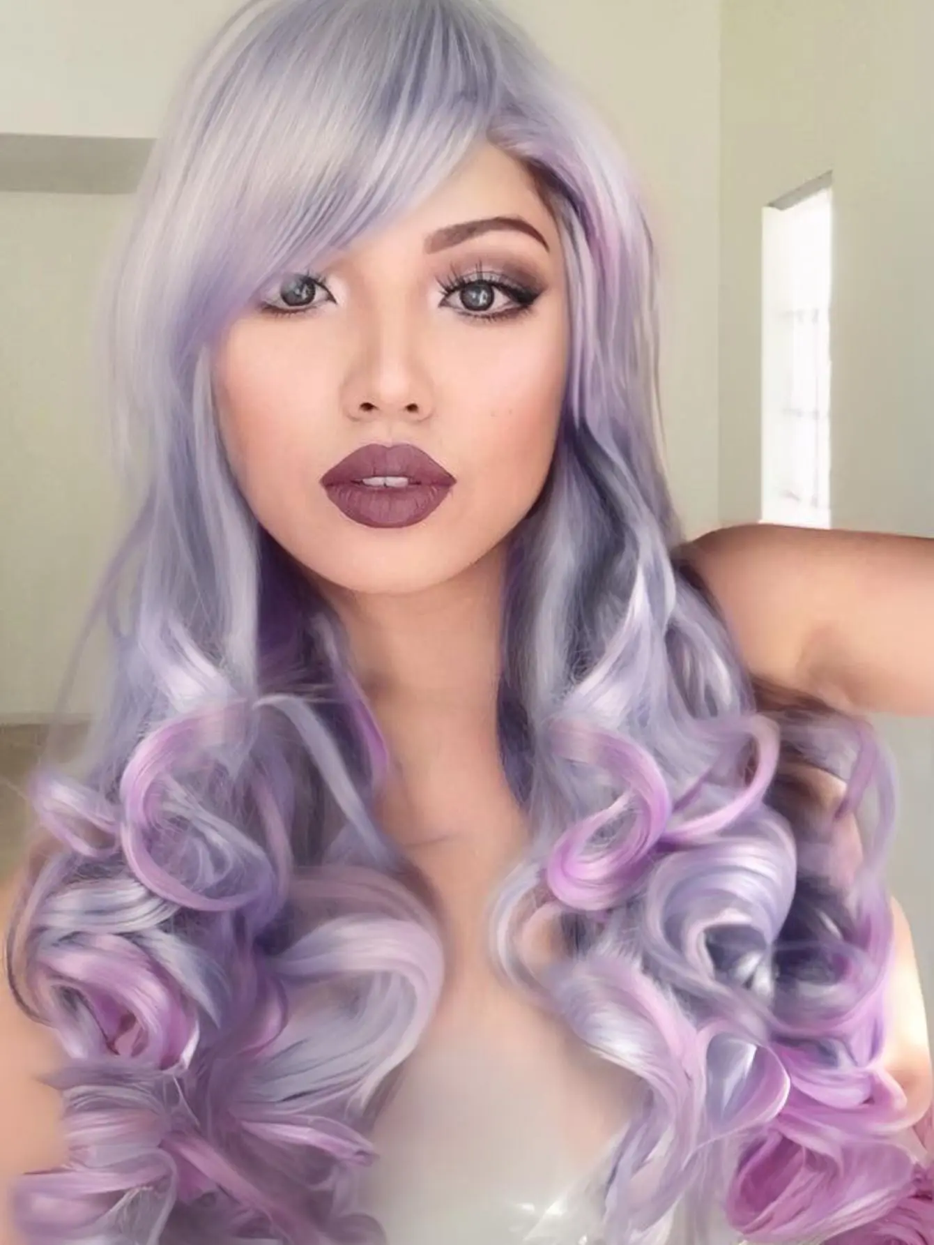 Dreamy purple curly hair wigs with center part bangs high temperature fiber synthetic wigs for women cosplay costume gifts
Dreamy purple curly hair wigs with center part bangs high temperature fiber synthetic wigs for women cosplay costume gifts