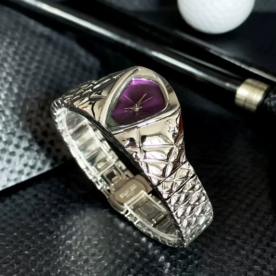 Arrival Unique Alien Serpent Shaped Watch Y2K Aesthetic Star Dial Quartz Wristwatch with Rhombus Metal Bracelet for Party Gift
Arrival Unique Alien Serpent Shaped Watch Y2K Aesthetic Star Dial Quartz Wristwatch with Rhombus Metal Bracelet for Party Gift