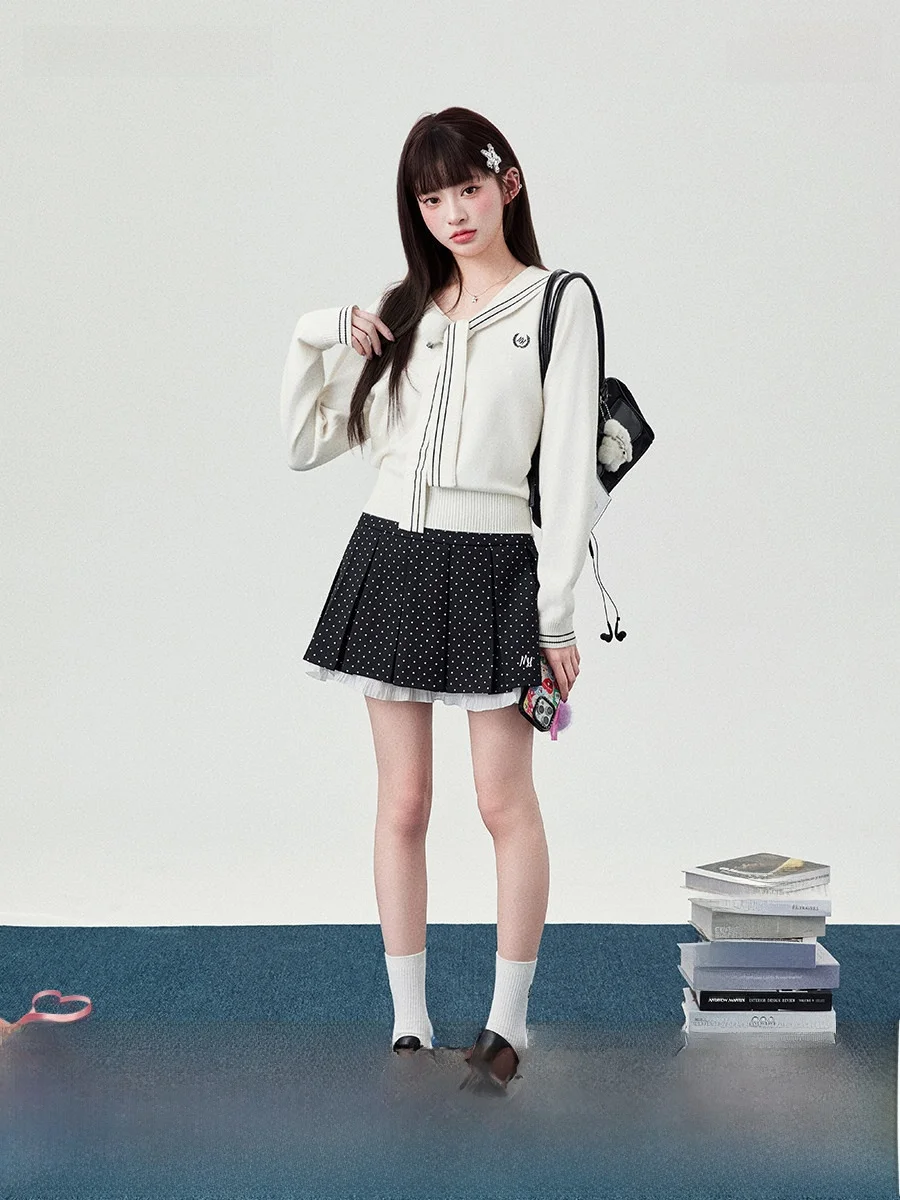 Spring 2026 Navy Collar Pullover Knitted Short Sleeve Long Sleeve Loose White Top Flower Bell Lady Style College Wind Sweater
Spring 2026 Navy Collar Pullover Knitted Short Sleeve Long Sleeve Loose White Top Flower Bell Lady Style College Wind Sweater