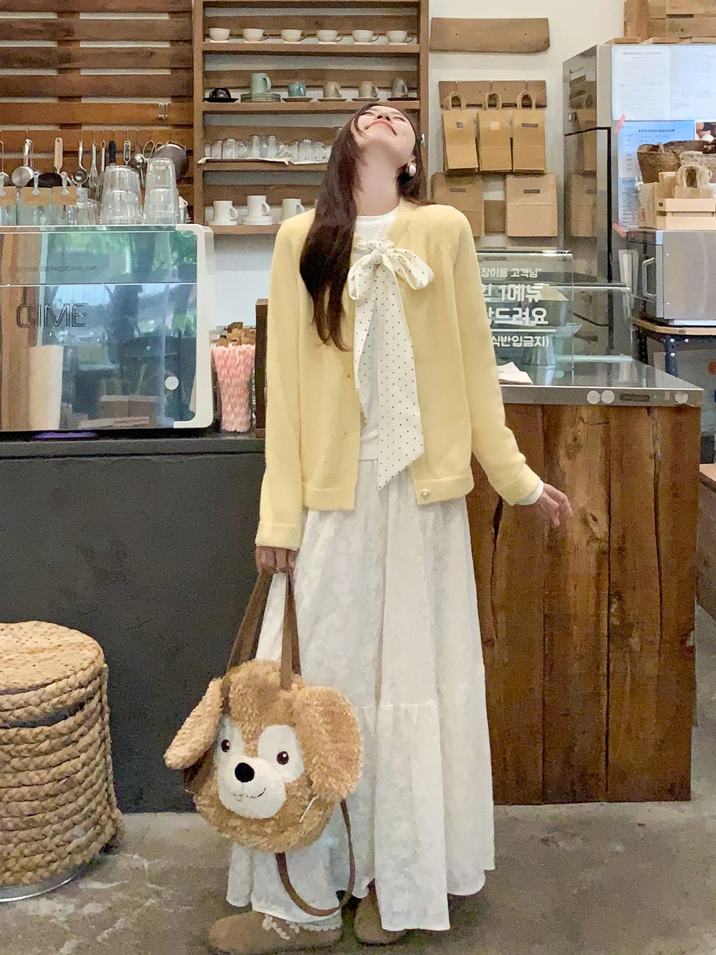 Желтый вязаный кардиган-свитер с узлами для женщин, свободный крой, осенне-зимняя коллекция, корейская серия от Zeng X...
Желтый вязаный кардиган-свитер с узлами для женщин, свободный крой, осенне-зимняя коллекция, корейская серия от Zeng X...