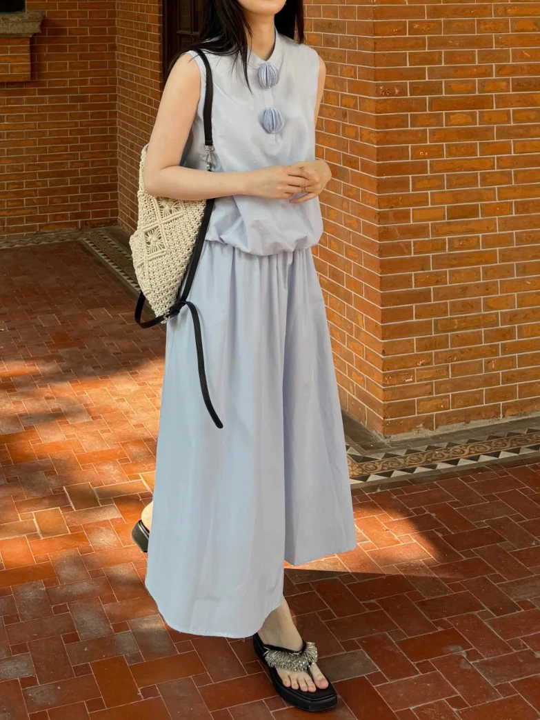 Blue Short Sleeveless Stand Collar Bouffant Vest Skirt Set Women's Fashion Summer Outfit Cotton Material round Neck Design
Blue Short Sleeveless Stand Collar Bouffant Vest Skirt Set Women's Fashion Summer Outfit Cotton Material round Neck Design