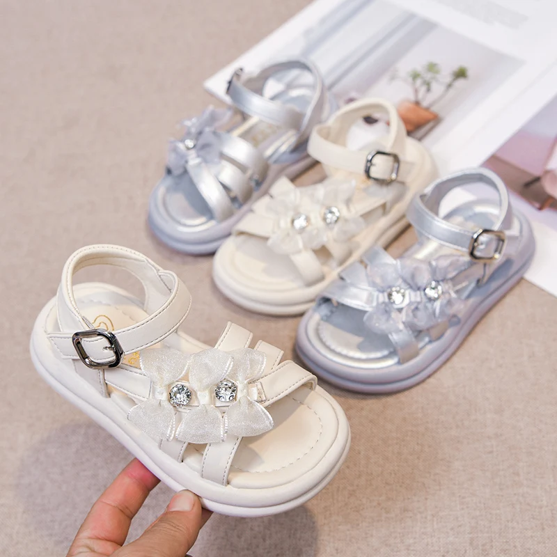 Little Girls Princess Style Sandals with Cute Bow 2026 New Summer Kid School Party Wedding Shoes Non-slip Trendy Chic Daily Wear
Little Girls Princess Style Sandals with Cute Bow 2026 New Summer Kid School Party Wedding Shoes Non-slip Trendy Chic Daily Wear
