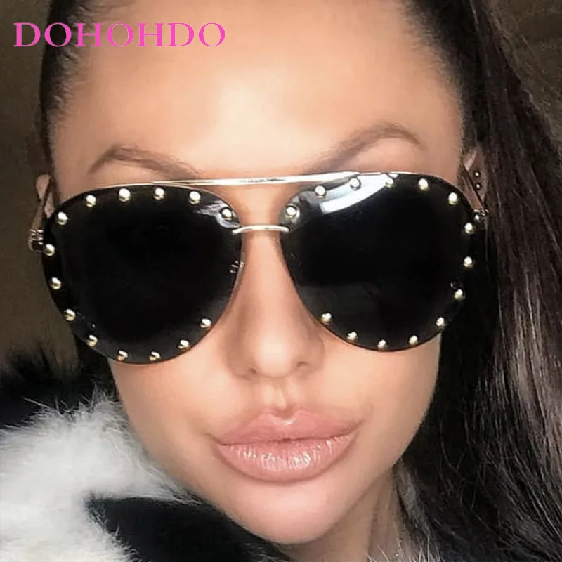 Luxury Design Pilot Fashion Metal Double Bridge Men Sunglasses Rimless Rivets Decorate Women Sunglass Drive Travel Eyewear UV400
Luxury Design Pilot Fashion Metal Double Bridge Men Sunglasses Rimless Rivets Decorate Women Sunglass Drive Travel Eyewear UV400