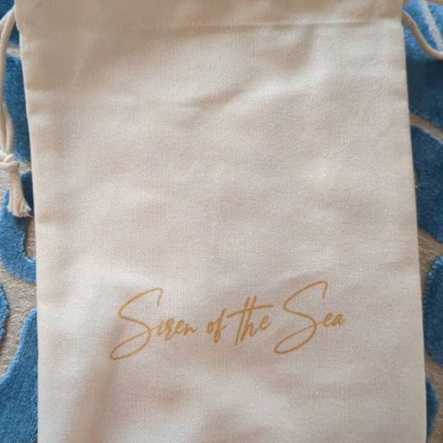 Персонализированная фиолетовая шкатулка для драгоценностей из 20 шт. с мешочком из микрофибры: набор упаковки с логотипом
Персонализированная фиолетовая шкатулка для драгоценностей из 20 шт. с мешочком из микрофибры: набор упаковки с логотипом