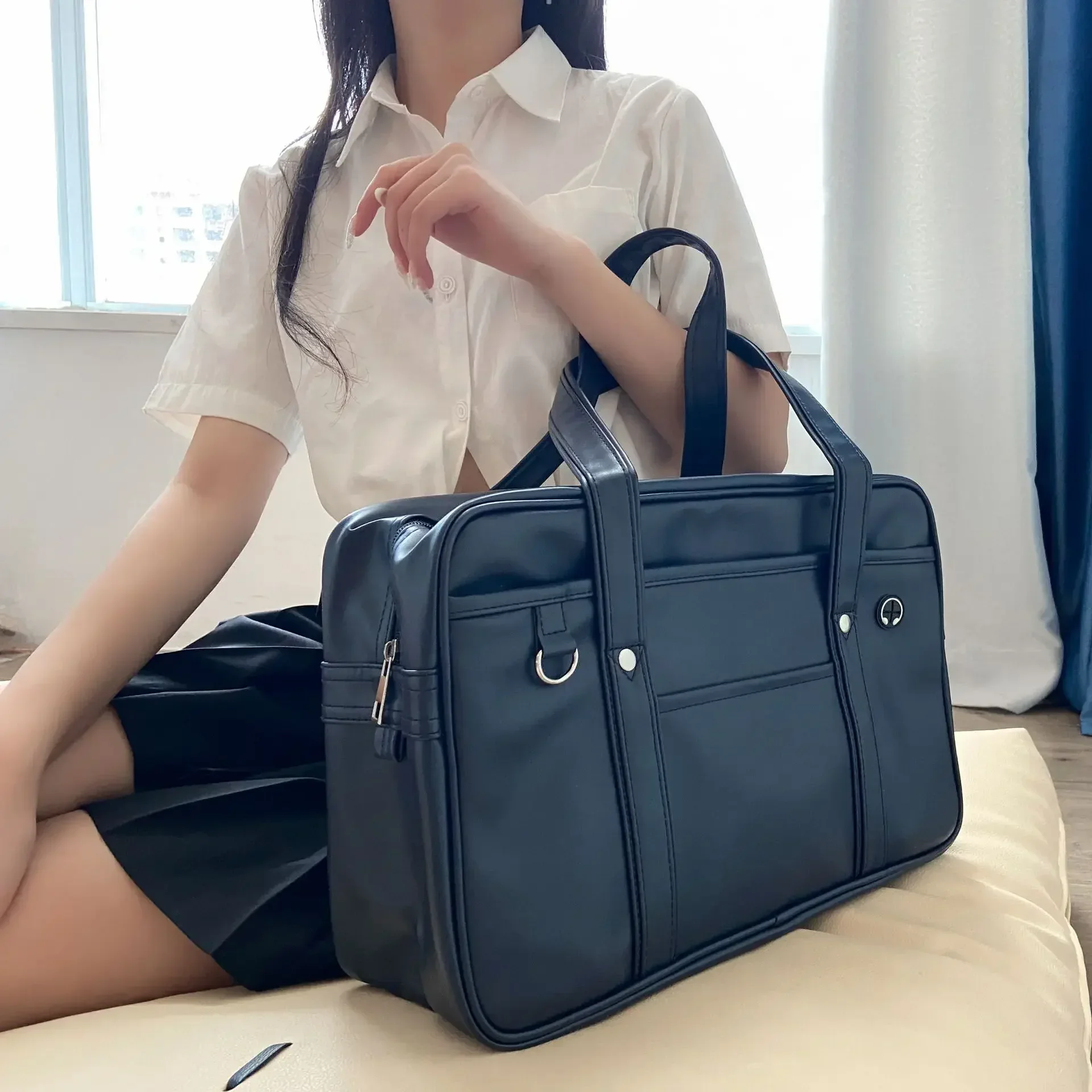 Japanese two-dimensional student JK uniform bag girl PU schoolbag COS wear-resistant waterproof one-shoulder Messenger handbag
Japanese two-dimensional student JK uniform bag girl PU schoolbag COS wear-resistant waterproof one-shoulder Messenger handbag