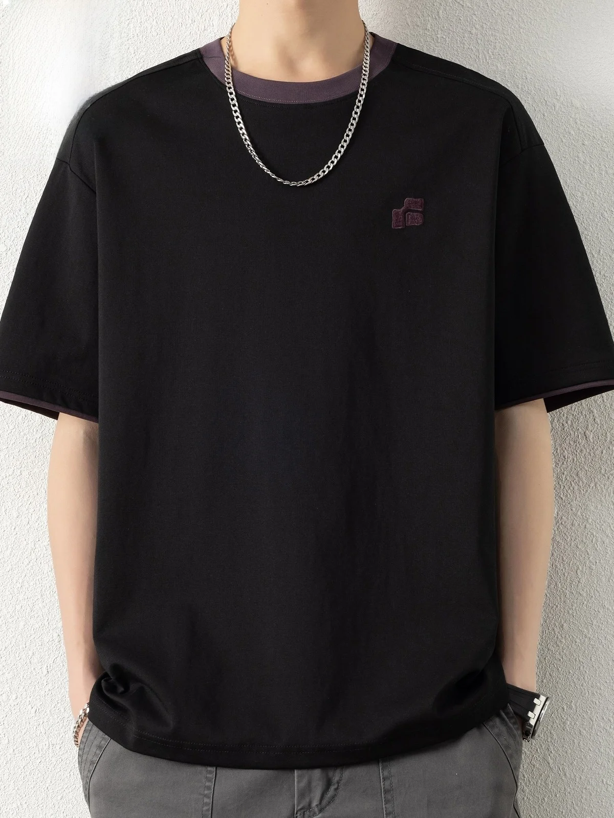 Мужская футболка с коротким рукавом, свободного кроя, с круглым вырезом, из плотной ткани, летняя, новая, повседневная, универсальная, из смесового хлопка и полиэстера
Мужская футболка с коротким рукавом, свободного кроя, с круглым вырезом, из плотной ткани, летняя, новая, повседневная, универсальная, из смесового хлопка и полиэстера