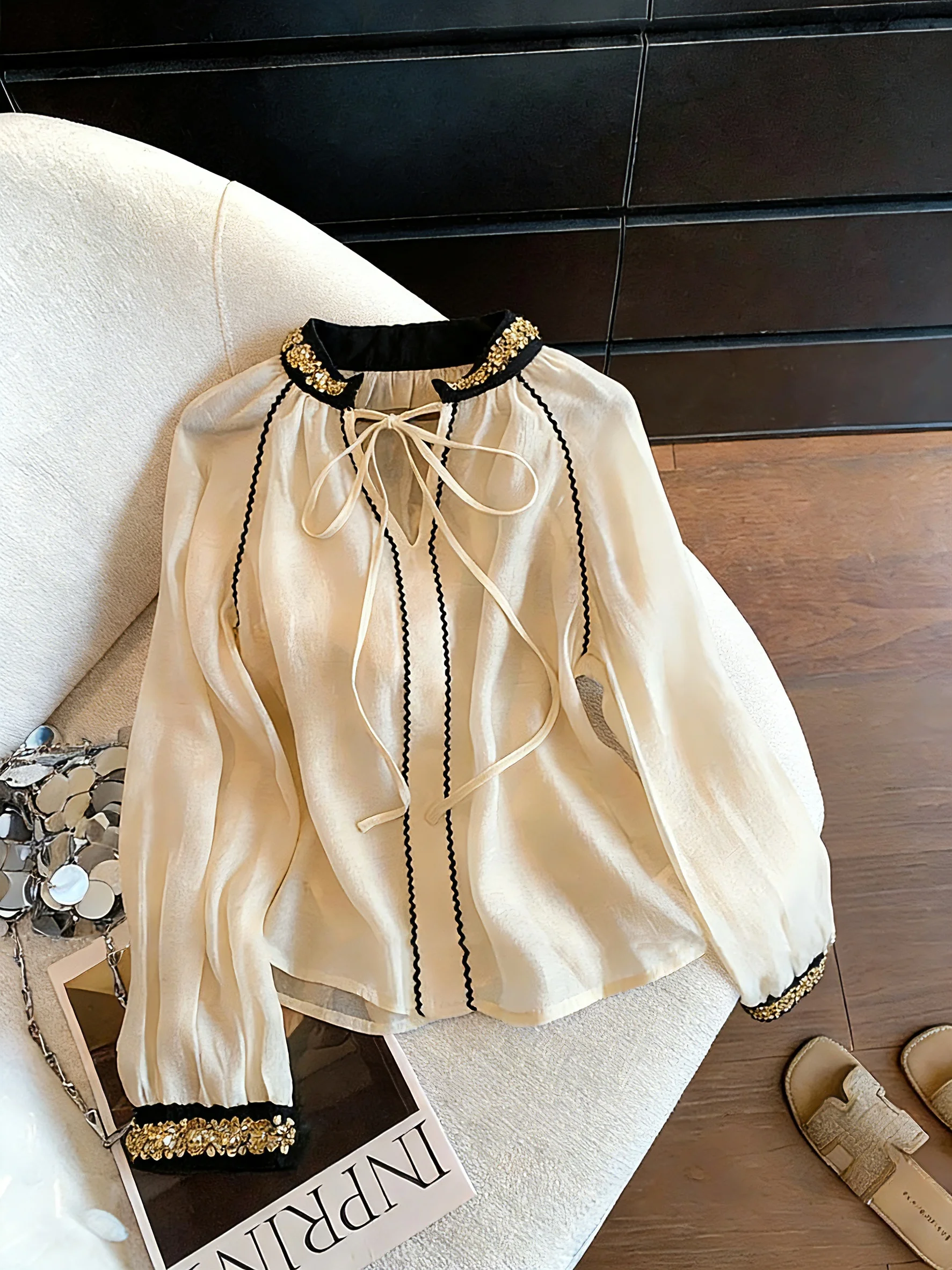 Ele Satin Long Sve irt Women's Spring Autumn Loose Versatile Thin Design Trendy Belted Casual Sle Faionable
Ele Satin Long Sve irt Women's Spring Autumn Loose Versatile Thin Design Trendy Belted Casual Sle Faionable