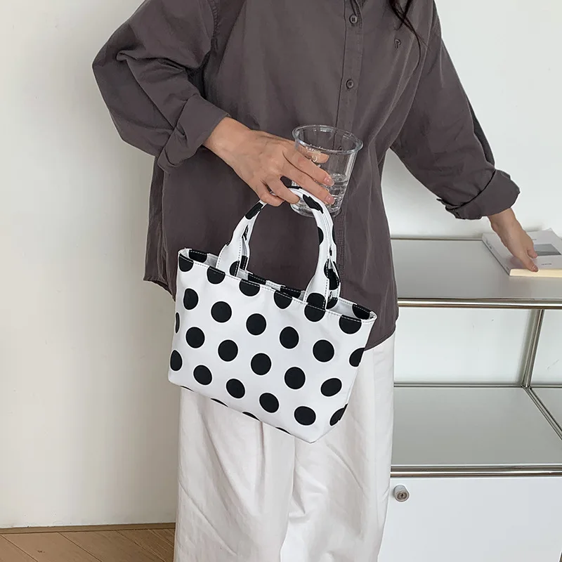 Trendy Versatile Shoulder Bag Casual Fashion 2025 New Luxury Design Simple Commuting Handbag For Women Crossbody Bag Polka Point
Trendy Versatile Shoulder Bag Casual Fashion 2025 New Luxury Design Simple Commuting Handbag For Women Crossbody Bag Polka Point