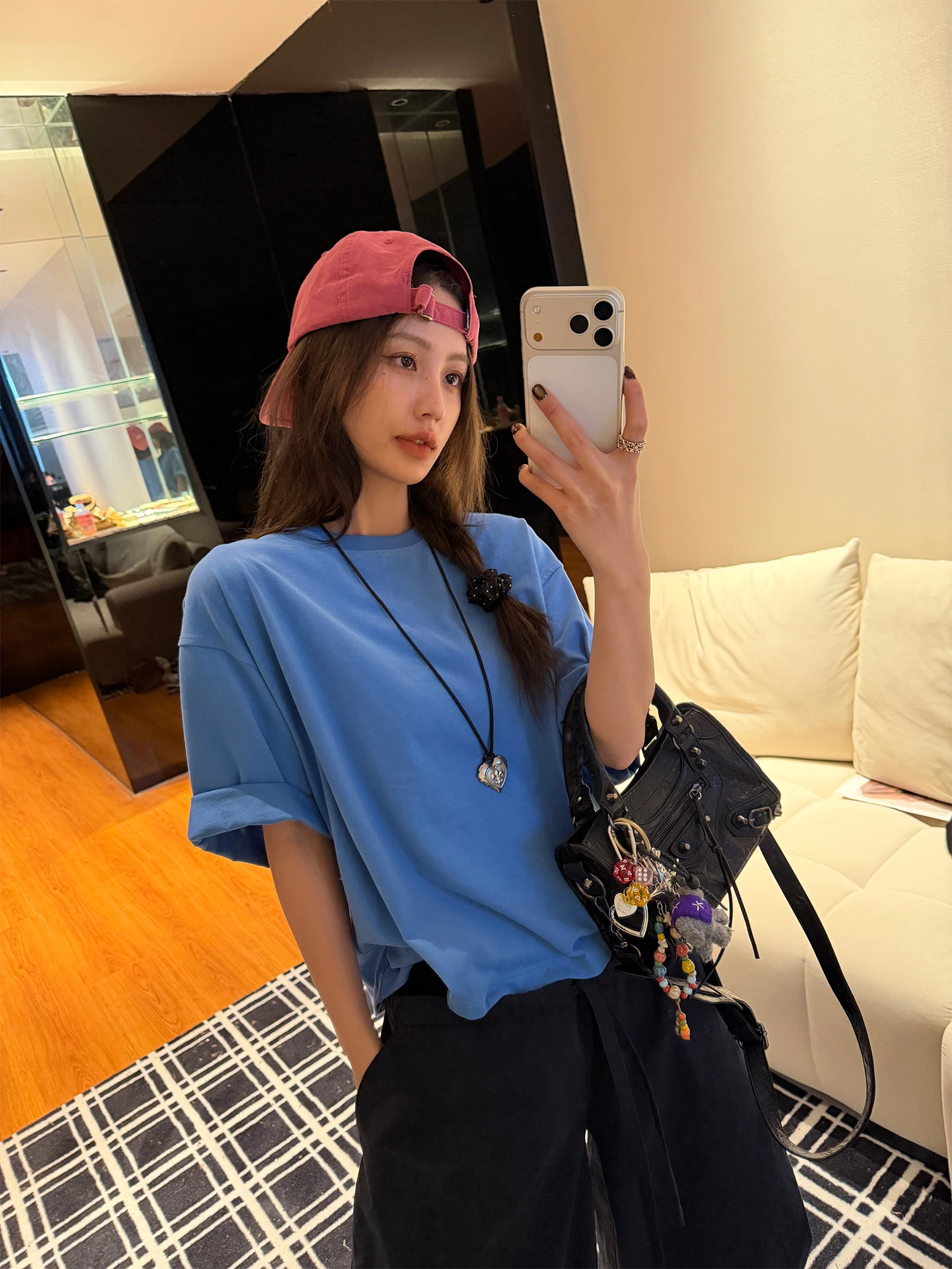 Loose Fit Blue Short Sleeve T-Shirt Women's Summer Casual Style Cotton Comfortable Top Trendy Design Simple Color
Loose Fit Blue Short Sleeve T-Shirt Women's Summer Casual Style Cotton Comfortable Top Trendy Design Simple Color
