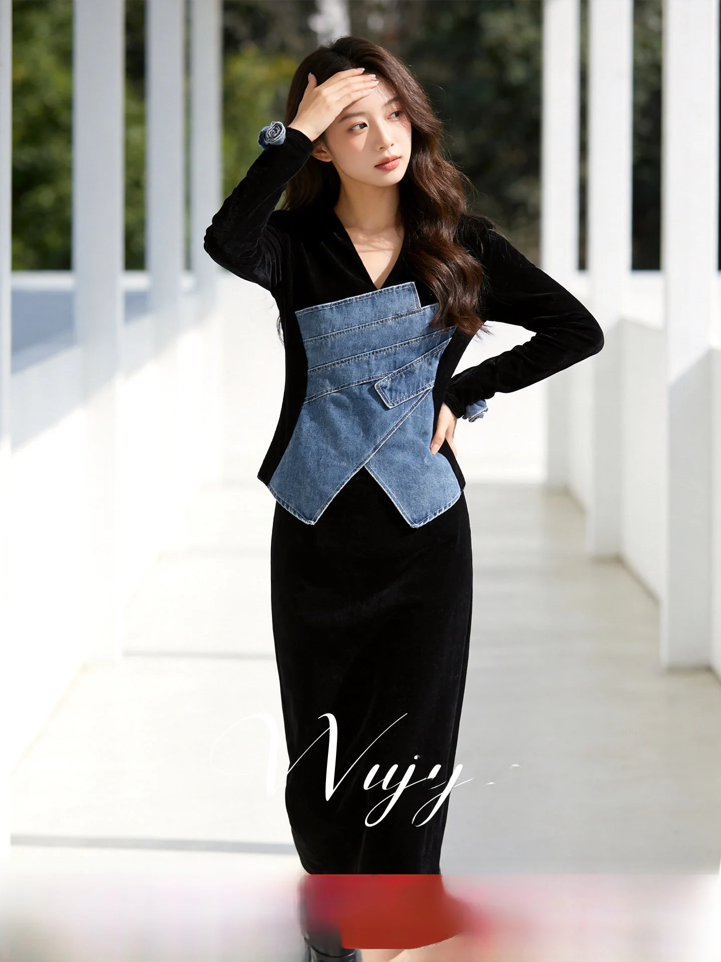 Fashionable Large Size Women's Outfit V-Neck Splice Top Half-Skirt Set High Waist A-Line Skirt Spring 2026 Commute Style Poly...
Fashionable Large Size Women's Outfit V-Neck Splice Top Half-Skirt Set High Waist A-Line Skirt Spring 2026 Commute Style Poly...
