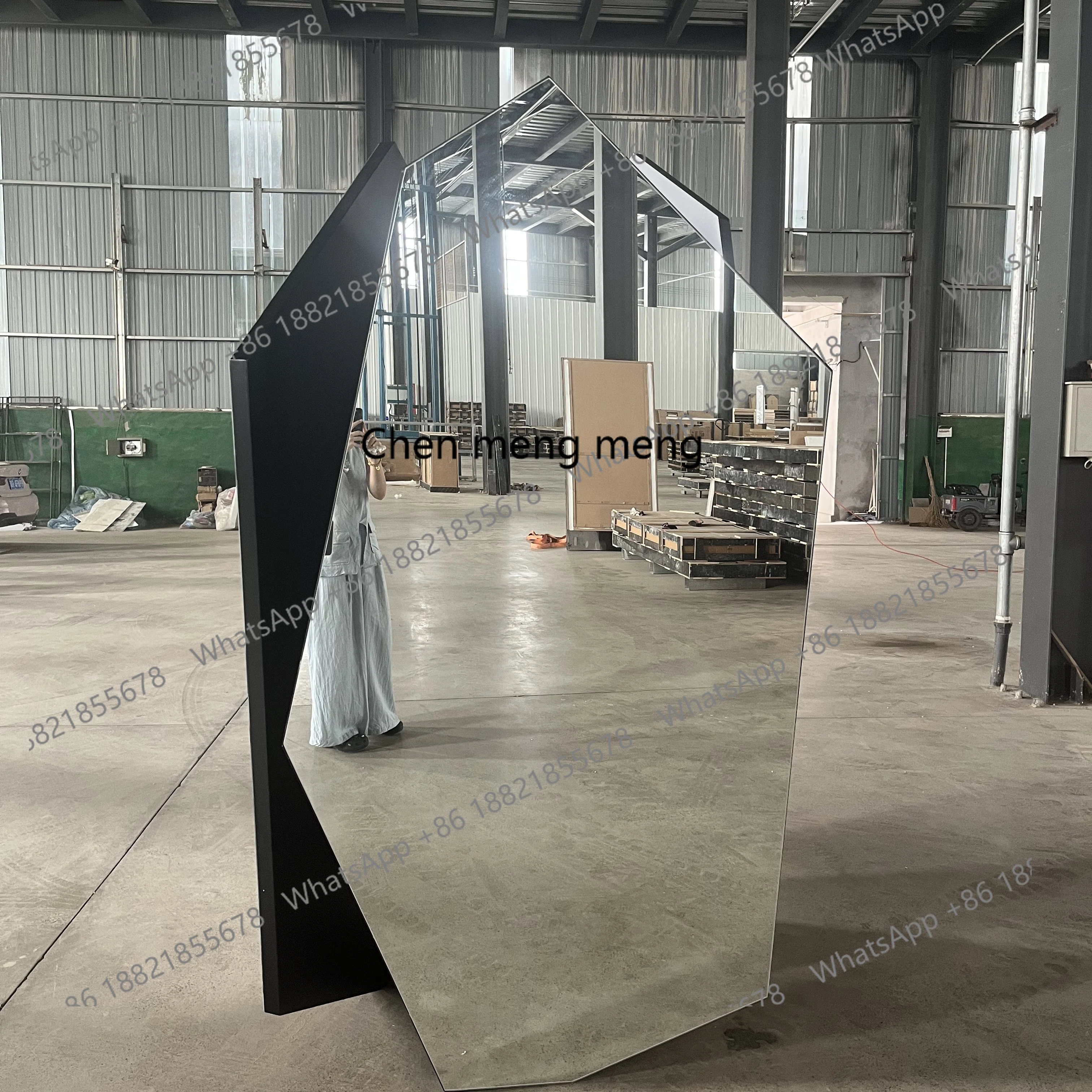 New barber shop three-sided mirror table for hair salon, single-sided floor mirror
New barber shop three-sided mirror table for hair salon, single-sided floor mirror