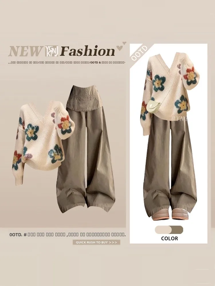 Ретро-комплект из двух предметов: свитер с цветочным узором и V-образным вырезом, свободные брюки с широкими штанинами и высокой талией, женский модный ансамбль для работы.
Ретро-комплект из двух предметов: свитер с цветочным узором и V-образным вырезом, свободные брюки с широкими штанинами и высокой талией, женский модный ансамбль для работы.