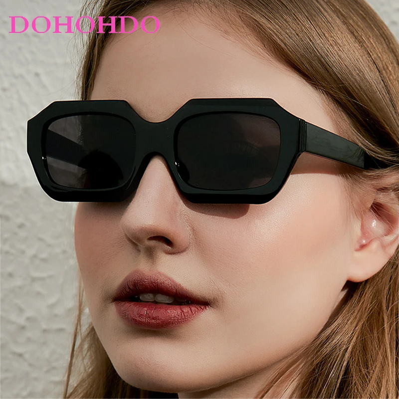 Luxury Designer Small Square Sunglasses Woman Man Fashion Vintage Sun Glasses Female Summer Traveling Shades UV400 Gafas De Sol
Luxury Designer Small Square Sunglasses Woman Man Fashion Vintage Sun Glasses Female Summer Traveling Shades UV400 Gafas De Sol