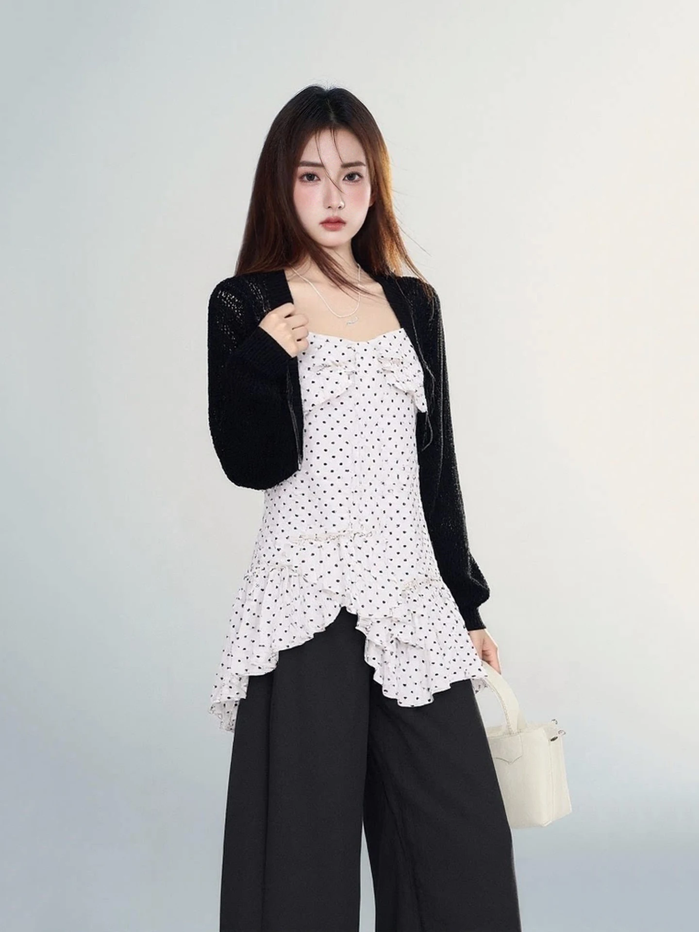 Korean Style Hollow out Knitted Crop Top And Wide Leg Pants Women's Slim Fit Set Spring New Arrival Casual Fashion Ensemble
Korean Style Hollow out Knitted Crop Top And Wide Leg Pants Women's Slim Fit Set Spring New Arrival Casual Fashion Ensemble