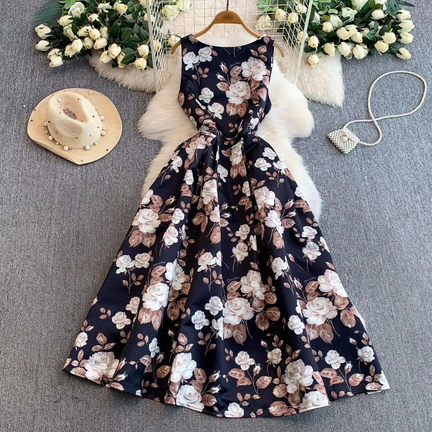 Summer Fashion Print O-Neck Pleated Tank A-line Ball Gown Dress Women Autumn Vintage Elegant Sleeveless High Waist Party Dress
Summer Fashion Print O-Neck Pleated Tank A-line Ball Gown Dress Women Autumn Vintage Elegant Sleeveless High Waist Party Dress