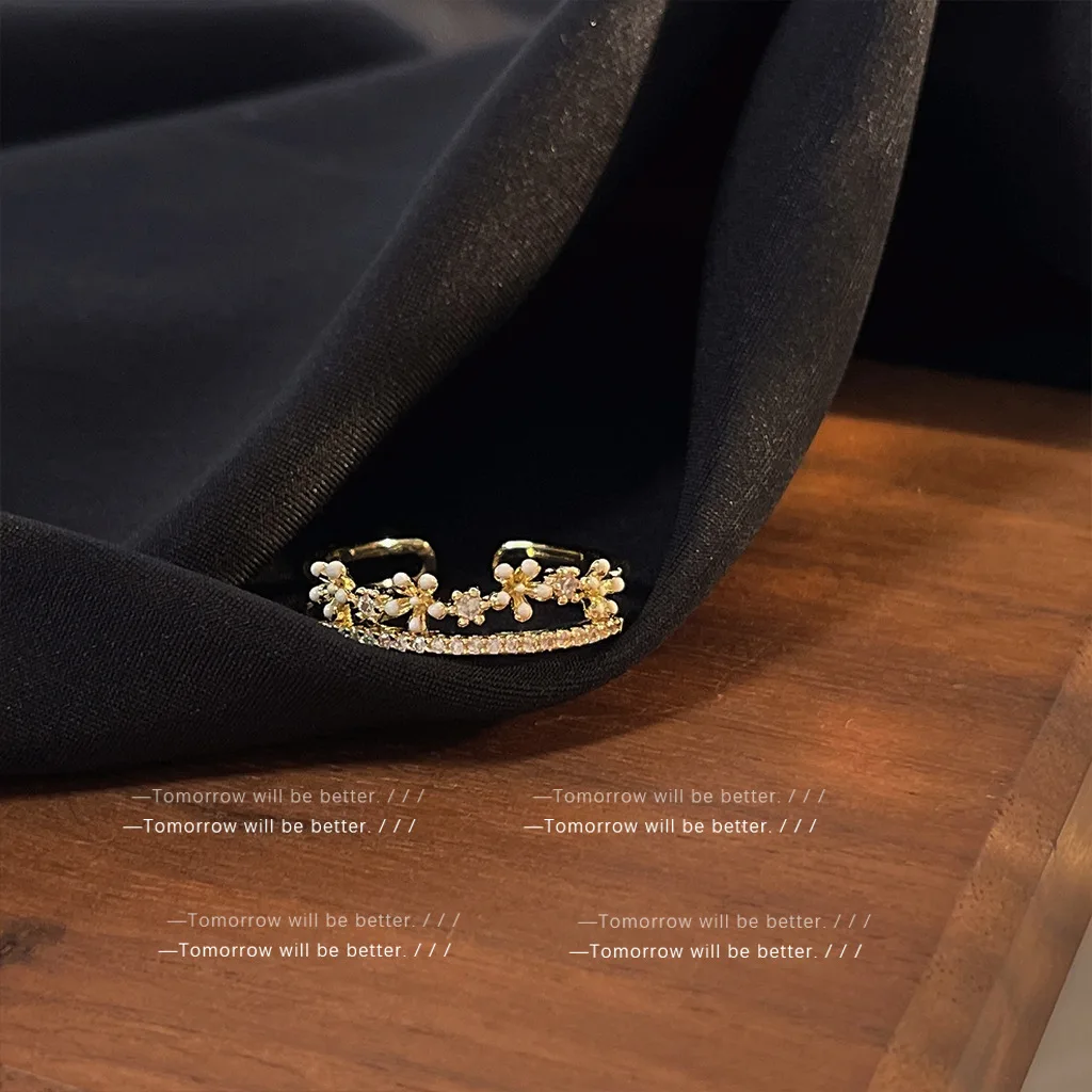 Fashion Micro Paved Zircon Flower Double Layer Open Ring for Women Niche High End Sweet Daily Wear Index Finger Ring Hot Sale
Fashion Micro Paved Zircon Flower Double Layer Open Ring for Women Niche High End Sweet Daily Wear Index Finger Ring Hot Sale