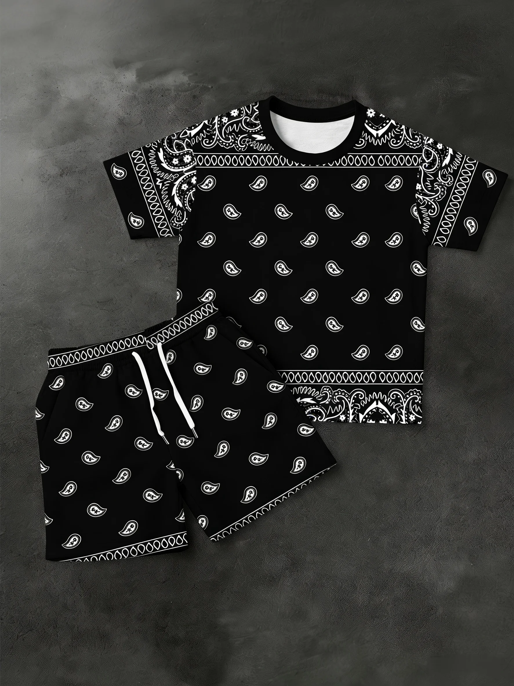 Men's summer fashion totem print comfortable breathable round neck T-shirt drawstring shorts set outdoor casual wear
Men's summer fashion totem print comfortable breathable round neck T-shirt drawstring shorts set outdoor casual wear