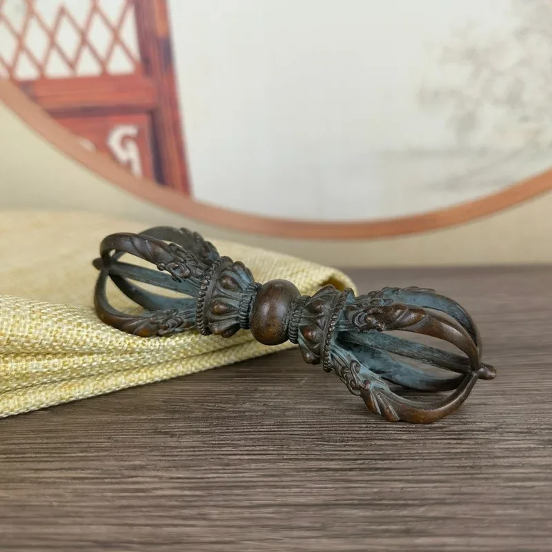 Metal Copper Vajra Pestle Ornaments Buddha Instrument Figurines Vintage Buddhism Home Decor Desk Decorations Feng Shui Crafts
Metal Copper Vajra Pestle Ornaments Buddha Instrument Figurines Vintage Buddhism Home Decor Desk Decorations Feng Shui Crafts