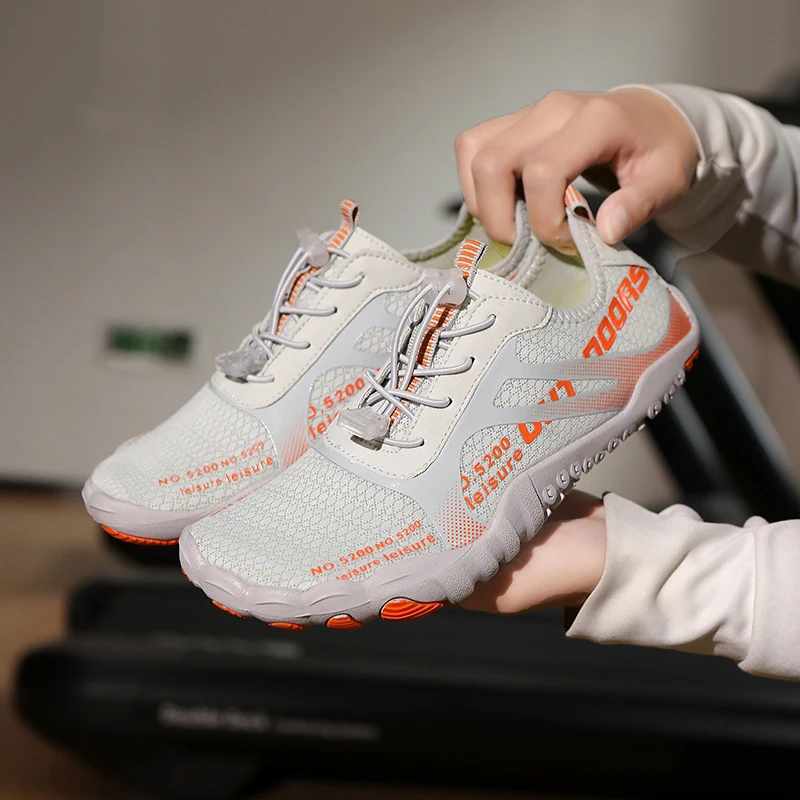 Close Fit Comfort Sports Shoes Streamlined Appearance Anti Slip Bottom Breathable Upper Outdoor Activity Shoes
Close Fit Comfort Sports Shoes Streamlined Appearance Anti Slip Bottom Breathable Upper Outdoor Activity Shoes