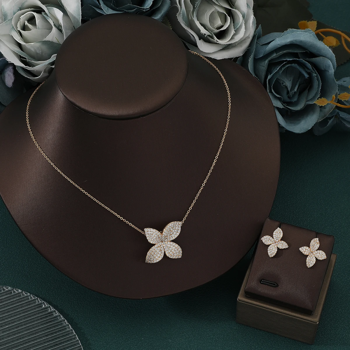 Women New Fashion Sweet 2 Pcs Copper Full Zircon Necklace Earring Set Flower Design Jewelry Set Party Wedding Jewelry Set
Women New Fashion Sweet 2 Pcs Copper Full Zircon Necklace Earring Set Flower Design Jewelry Set Party Wedding Jewelry Set