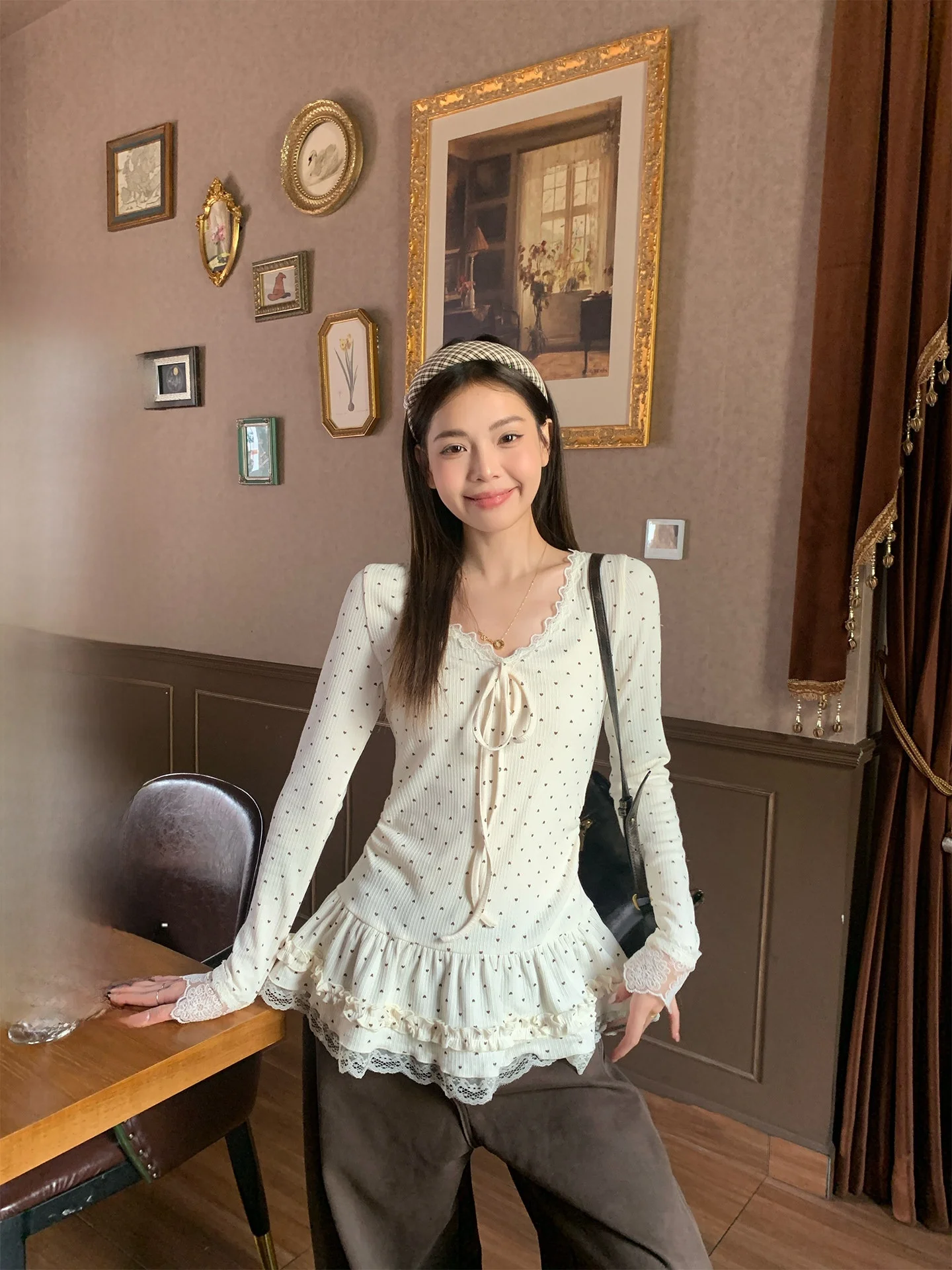 Zengwen Song Long Sleeve V-Neck Women's Base Shirt Inner Wear Dot Pattern Slim Fit T-Shirt Korean Style Spring Flower Lace Top
Zengwen Song Long Sleeve V-Neck Women's Base Shirt Inner Wear Dot Pattern Slim Fit T-Shirt Korean Style Spring Flower Lace Top
