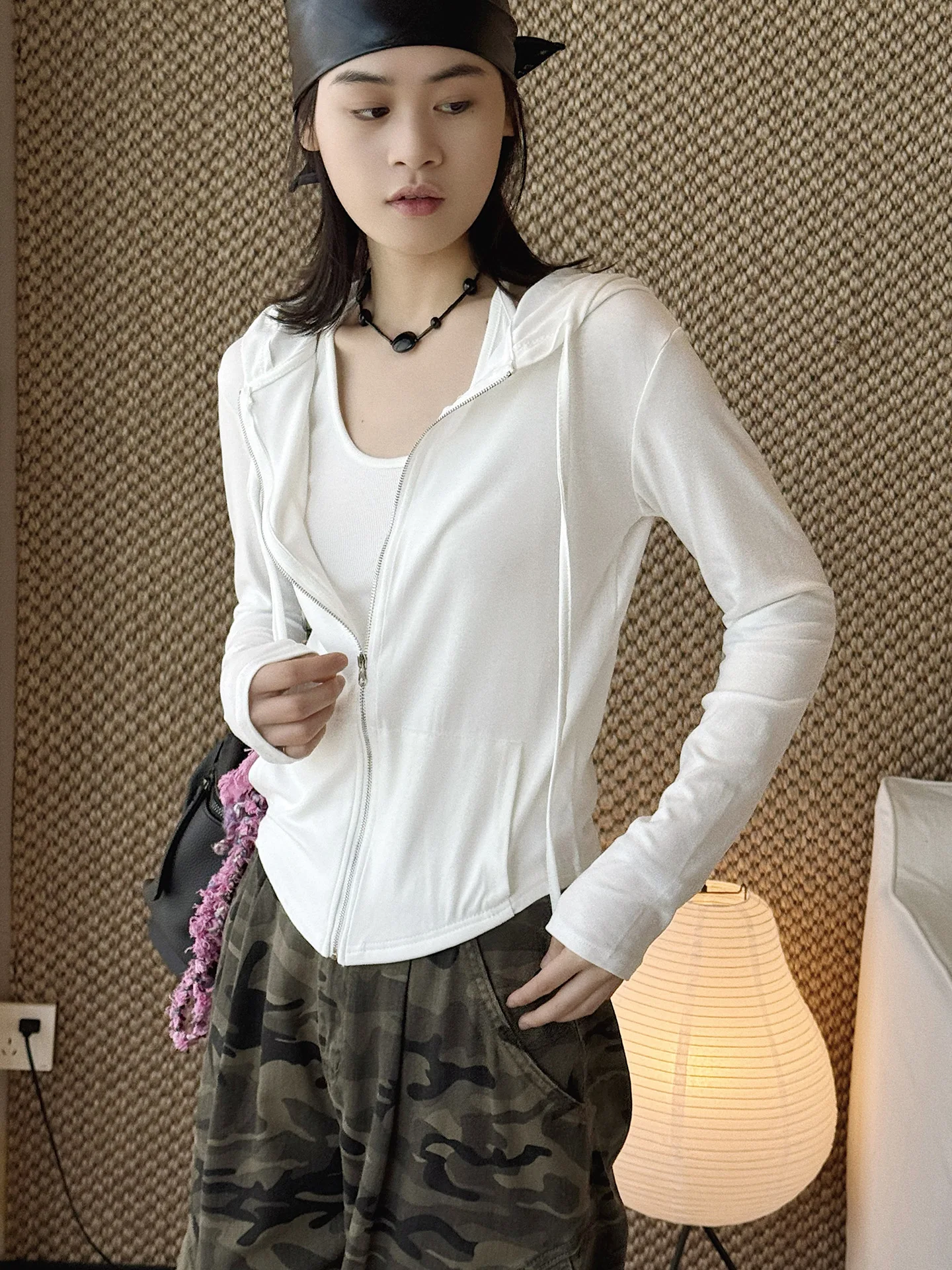 Summer new Korean sports and leisure style hooded zipper cardigan, sun protection T-shirt, slim fit and slimming top for women
Summer new Korean sports and leisure style hooded zipper cardigan, sun protection T-shirt, slim fit and slimming top for women