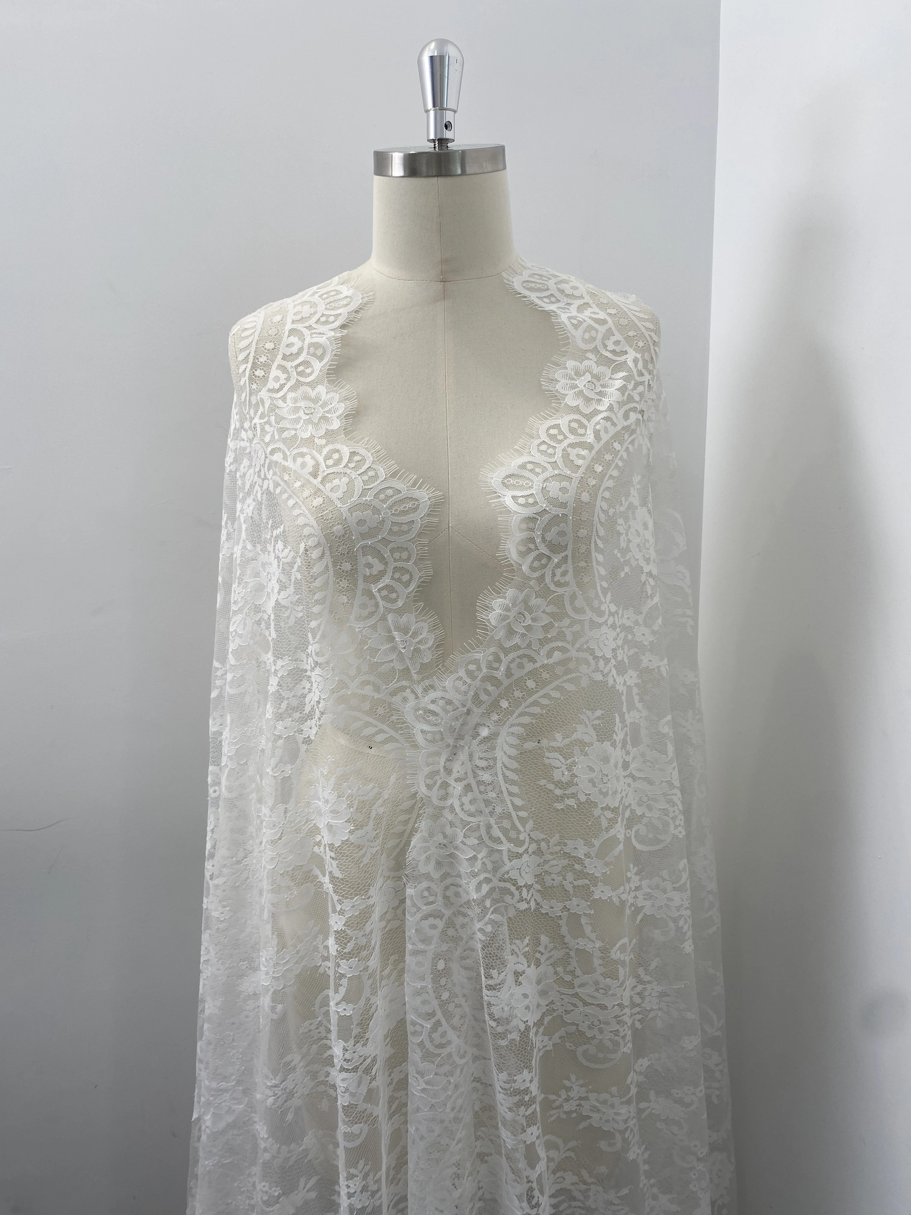 French Chantily Eyelash Lace for Wedding Dress, Bridal Gown, Classic Lace Top Overlay, White Lace Fabric DIY Bridal D, 3 Meters
French Chantily Eyelash Lace for Wedding Dress, Bridal Gown, Classic Lace Top Overlay, White Lace Fabric DIY Bridal D, 3 Meters