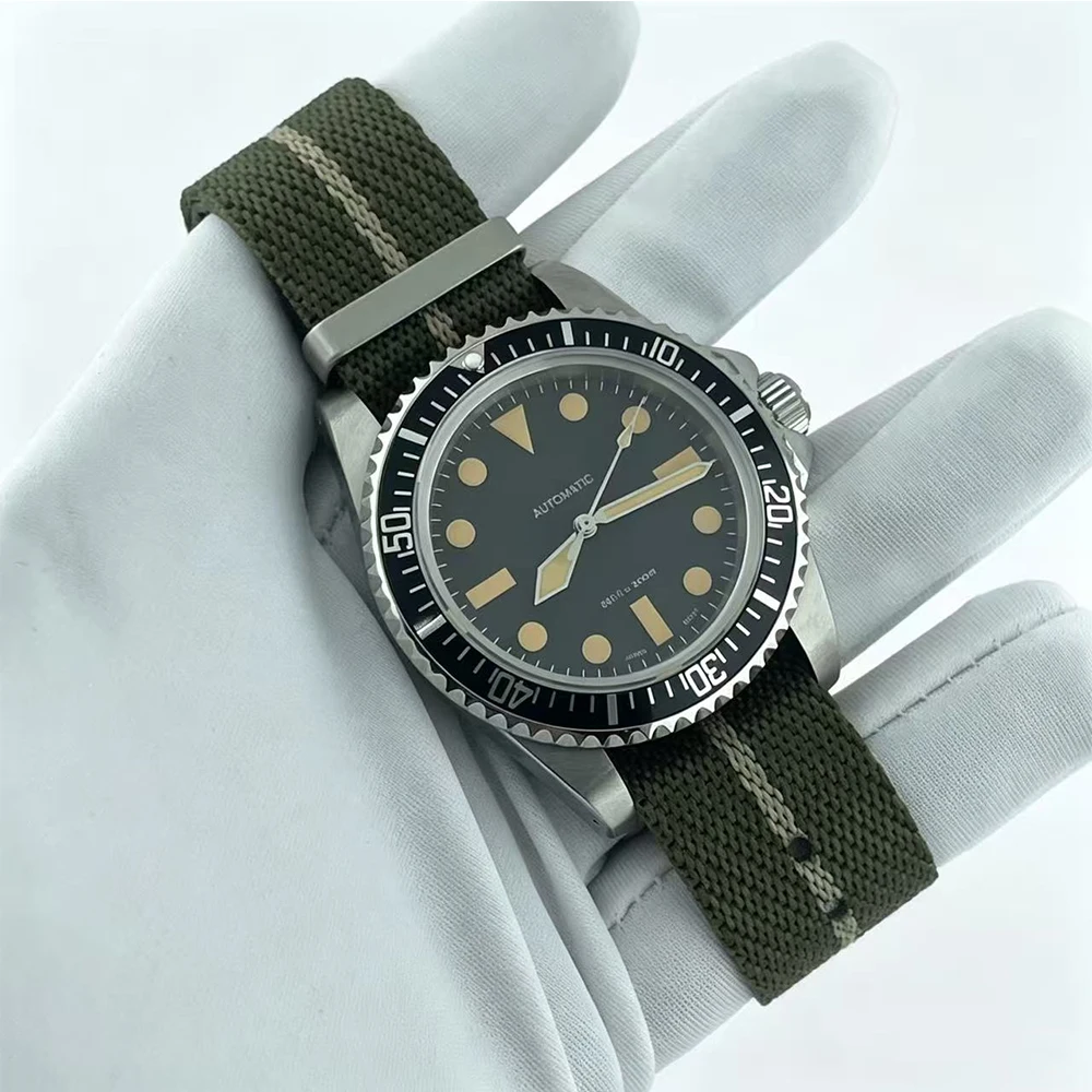 NEW 39.5mm Diver Retro watch sapphire glass Milsubmariner Men Watch NH35/NH36 Automatic Milsub Vintage Watches nylon watch strap
NEW 39.5mm Diver Retro watch sapphire glass Milsubmariner Men Watch NH35/NH36 Automatic Milsub Vintage Watches nylon watch strap