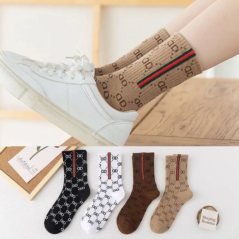 1-4 pairs of socks, shallow mouth luxury letter fashion trend ins, personalized mid tube solid color sports cotton socks
1-4 pairs of socks, shallow mouth luxury letter fashion trend ins, personalized mid tube solid color sports cotton socks