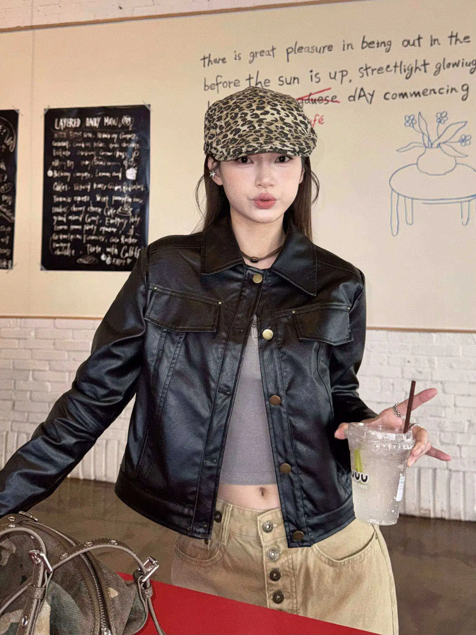 XFX American Retro oulder ort Loose Leather Jaet Women's Autumn Winter High Street Slimming Unique Top Trendy
XFX American Retro oulder ort Loose Leather Jaet Women's Autumn Winter High Street Slimming Unique Top Trendy