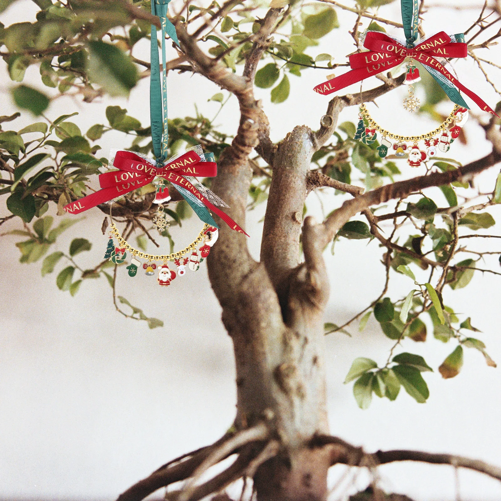 Christmas Car Mirror Hanging Ornaments Cute Creative Rearview Mirror Decoration Auto Interior Hanging Ornament Festive Car Decor
Christmas Car Mirror Hanging Ornaments Cute Creative Rearview Mirror Decoration Auto Interior Hanging Ornament Festive Car Decor