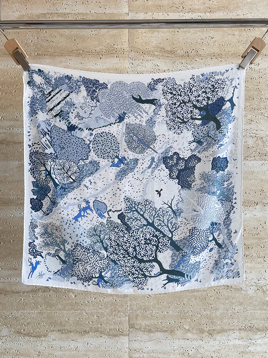 Luxury 65CM Small Silk Scarf Designer Square Bandanas Versatile Head Neck Hair Decoration for Lovers Mothers Christmas Gift
Luxury 65CM Small Silk Scarf Designer Square Bandanas Versatile Head Neck Hair Decoration for Lovers Mothers Christmas Gift